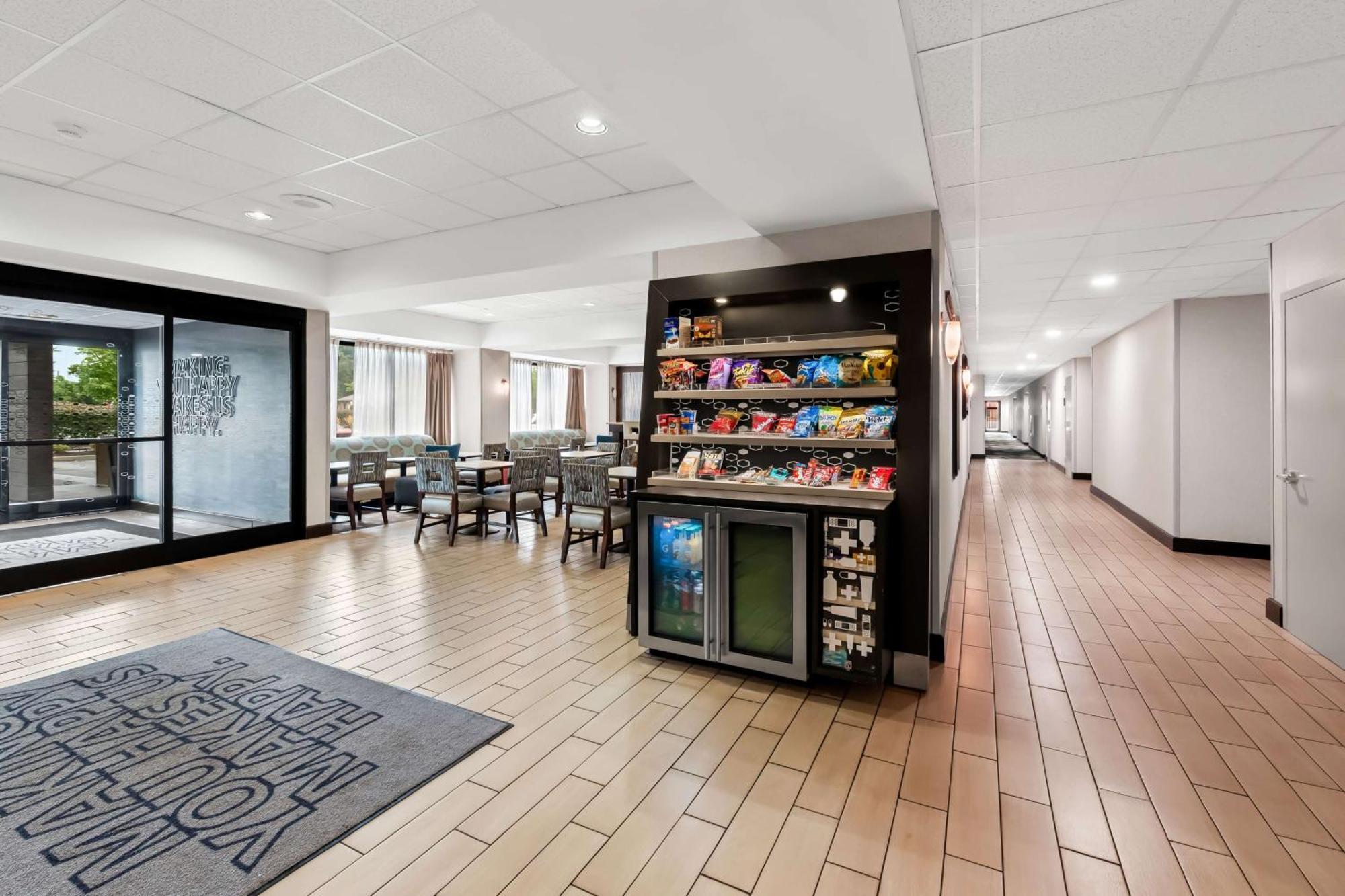 Hampton Inn Pennsville Exterior photo